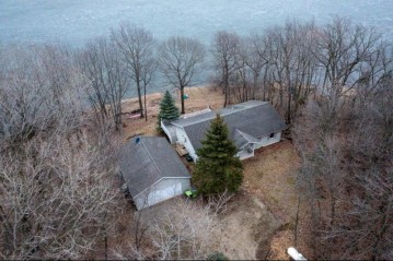 W11510 Lake Dr, Fox Lake, WI 53956