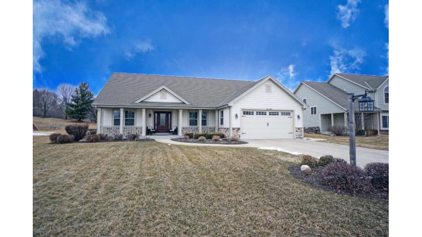W231N7961 Martin Ct Sussex, WI 53089 by Lake Country Flat Fee $484,900