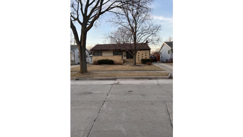 9006 W Lawrence Ave Milwaukee, WI 53225 by Coldwell Banker Realty $159,900
