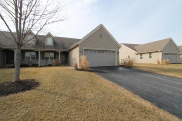 137 Vassallo Ln 16, Union Grove, WI 53182