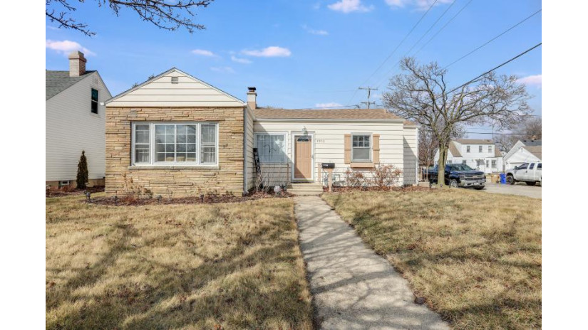 7802 22nd Ave Kenosha, WI 53143 by EXP Realty,LLC~Kenosha $184,900