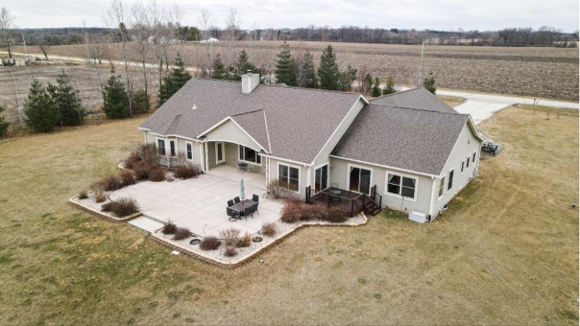 3060 96th St Raymond, WI 53126 by First Weber Inc- Racine $775,000