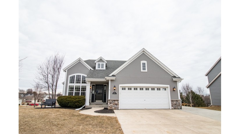 801 Belmont Dr Watertown, WI 53094 by Shorewest Realtors $349,000