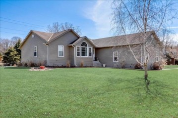 W238S7920 Sunset View Dr, Vernon, WI 53103-9204