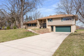 605 Valley St, Horicon, WI 53032-1605
