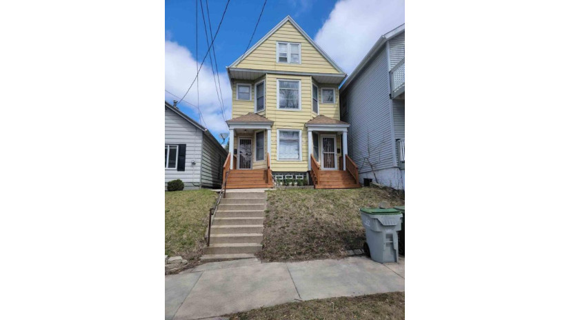 922 E Hamilton St 924 Milwaukee, WI 53202 by Riverwest Realty Milwaukee $279,000