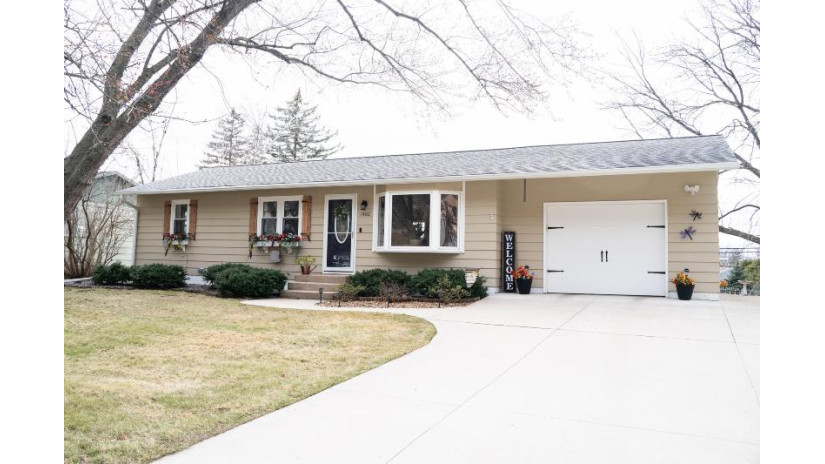 1402 31st Pl S La Crosse, WI 54601 by La Crosse by Owner, LLC $219,900