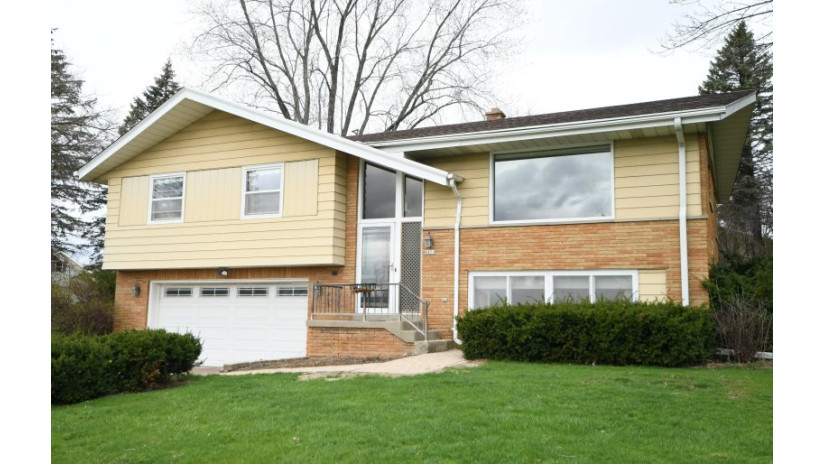 8850 W Melody Ln Greenfield, WI 53228 by Shorewest Realtors $310,000