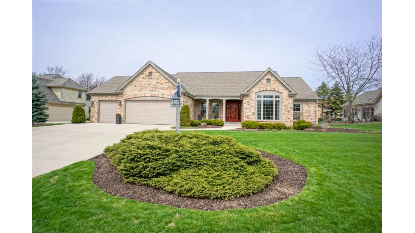 N74W16142 Stonewood Dr Menomonee Falls, WI 53051 by Lake Country Flat Fee $519,900