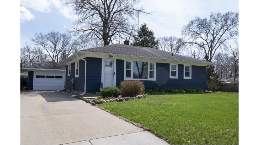 721 E Sherman Ave Oconomowoc, WI 53066 by First Weber Inc - Brookfield $294,900