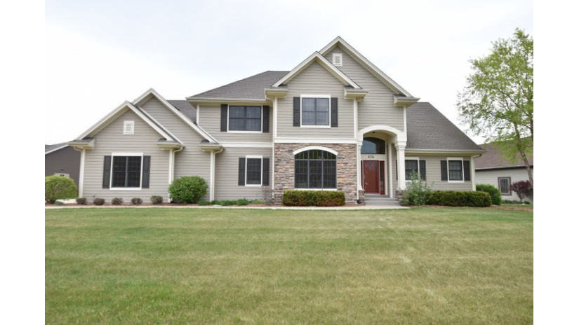 434 Ahrens Dr Mukwonago, WI 53149 by Shorewest Realtors $589,900