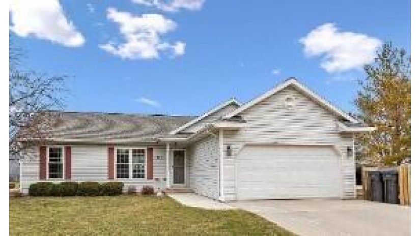 420 La Vesta Ct Brillion, WI 54110 by NON MLS $224,900