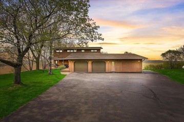 8226 Scott Rd, Berry, WI 53528