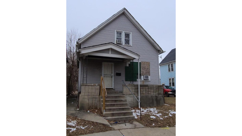 2647 N 17th St Milwaukee, WI 53206 by Root River Realty $47,900