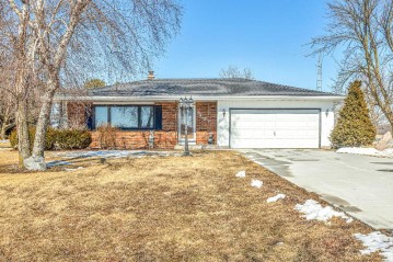 8412 North Ave, Centerville, WI 53015-1245