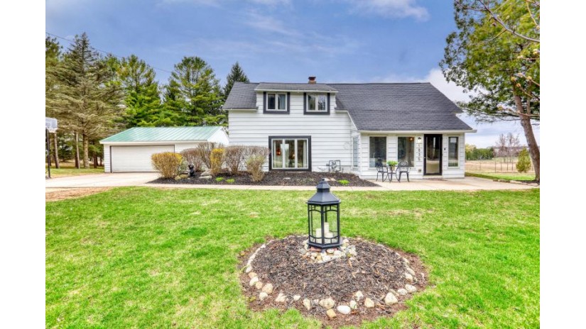 1835 Granville Rd Cedarburg, WI 53012 by First Weber Inc- Mequon $359,900