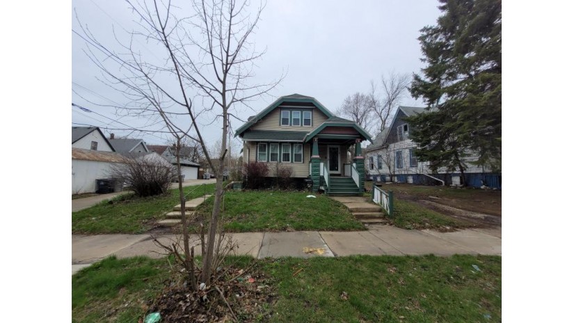 1923 W Nash St 1923A Milwaukee, WI 53206 by Root River Realty $84,900