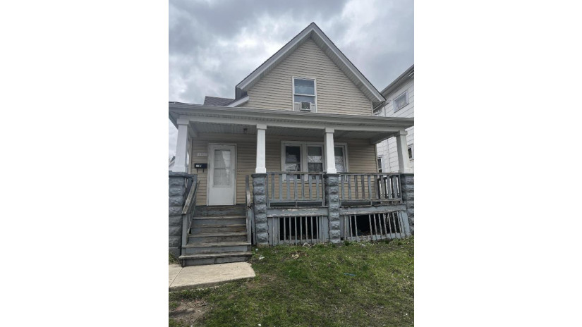 1107 S 25th St Milwaukee, WI 53204 by Real Broker LLC $129,900