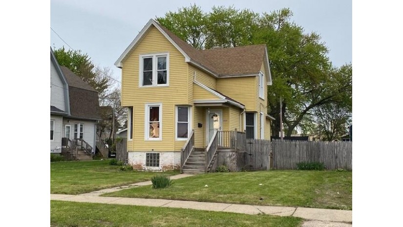 5537 24th Ave Kenosha, WI 53140 by Rondon Real Estate LLC $79,900