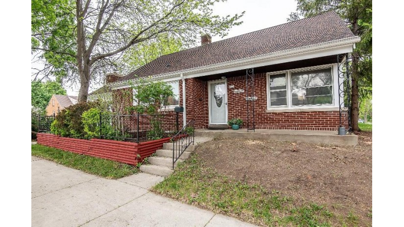 5600 W Nash St Milwaukee, WI 53216 by TerraNova Real Estate $159,900