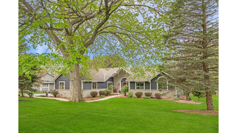 W281N1811 Golf View Dr Delafield, WI 53072 by Compass RE WI-Lake Country $625,000