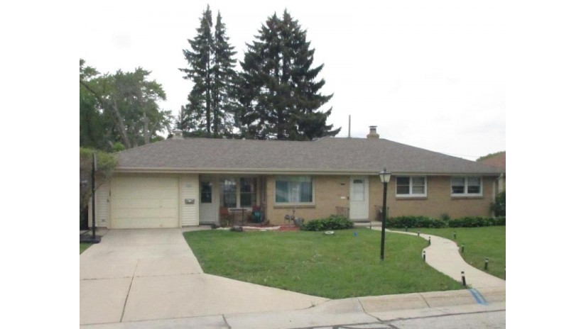 4636 W Holt Ave Greenfield, WI 53219 by Realty Experts $279,900