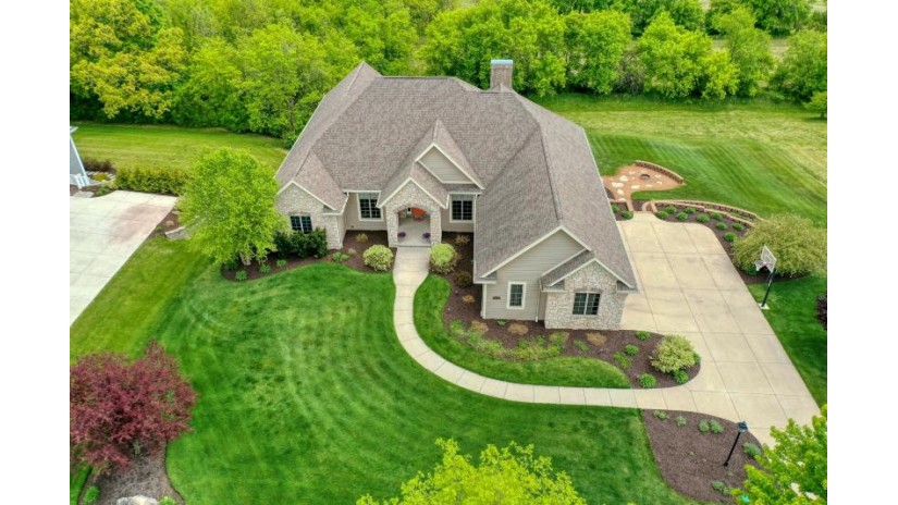 842 Stepping Stone Way Pewaukee, WI 53072 by The Real Estate Company Lake & Country $924,900