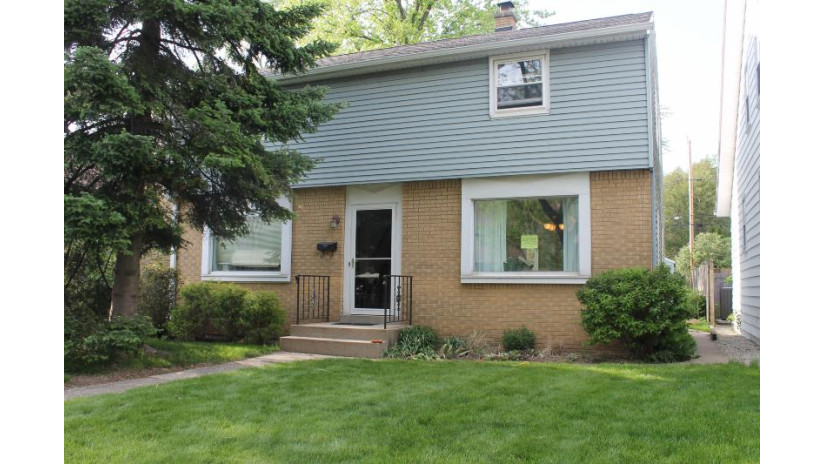 820 E Silver Spring Dr Whitefish Bay, WI 53217 by Coldwell Banker Realty $315,000