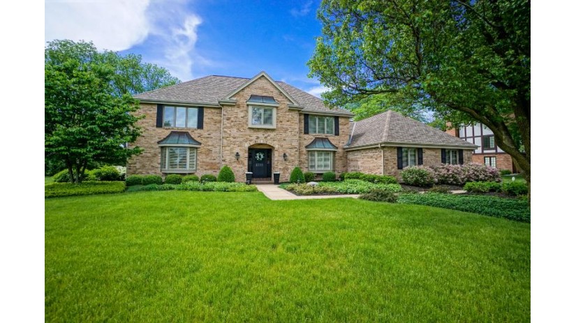 2355 Woodberry Ct Brookfield, WI 53045 by Lake Country Flat Fee $834,900