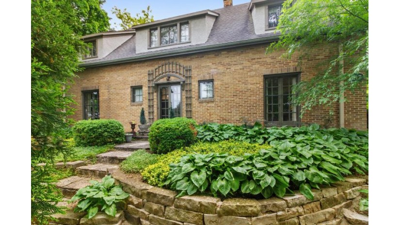 417 S Lake Shore Dr Lake Geneva, WI 53147 by @properties $750,000