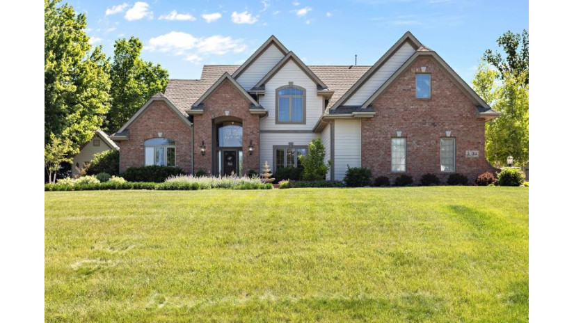 2144 Scenic Hill Trl Richfield, WI 53076 by Coldwell Banker Realty $589,900