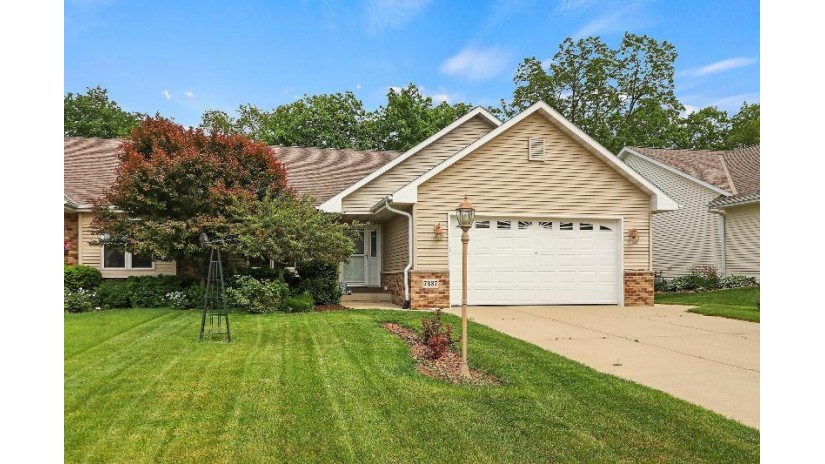 7337 Woodland Ct Burlington, WI 53105 by Bear Realty Of Burlington $319,900