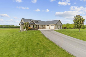 W5388 Mud Creek Road, Stockbridge, WI 53014