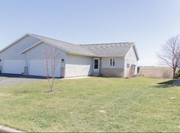 309 W Parry St, Dodgeville, WI 53533-1845