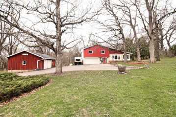 1867 County Road W, Christiana, WI 53589