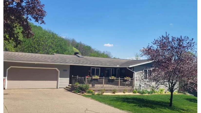 1046 Glen Echo Ln Winona, MN 55987 by Edina Realty $325,000