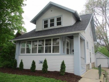 106 Columbia Ave, Waukesha, WI 53186-6336