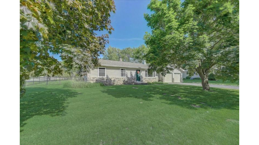 346 Summit Dr Fredonia, WI 53021 by Coldwell Banker Realty $249,900