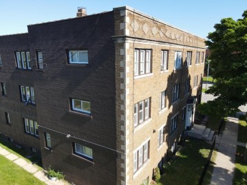 1021 N 23rd St -1035, Milwaukee, WI 53233-1053