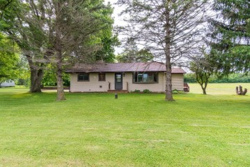 N22554 Us Highway 53, Ettrick, WI 54627-8104