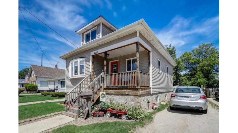 6711 30th Ave Kenosha, WI 53142 by Redfin Corporation $177,900