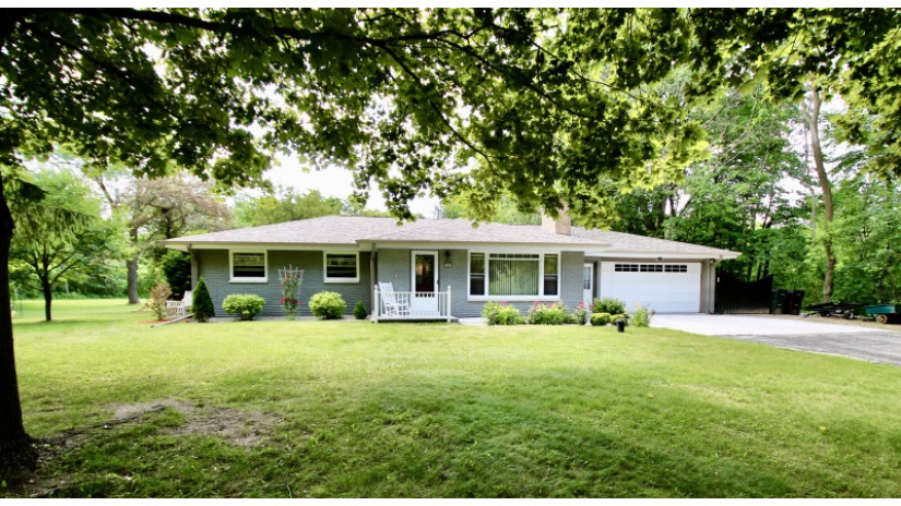 5065 S Small Rd New Berlin, WI 53151 by Shorewest Realtors $419,900