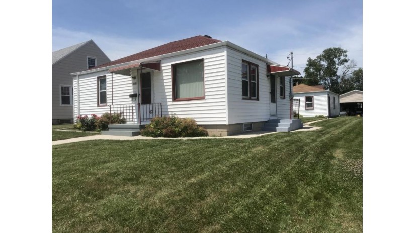 1810 Elm Ave Sheboygan, WI 53081 by Century 21 Moves $149,900