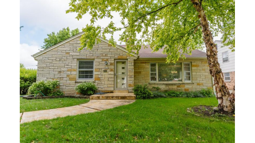 10218 W Vienna Ave Wauwatosa, WI 53222 by Firefly Real Estate, LLC $269,900