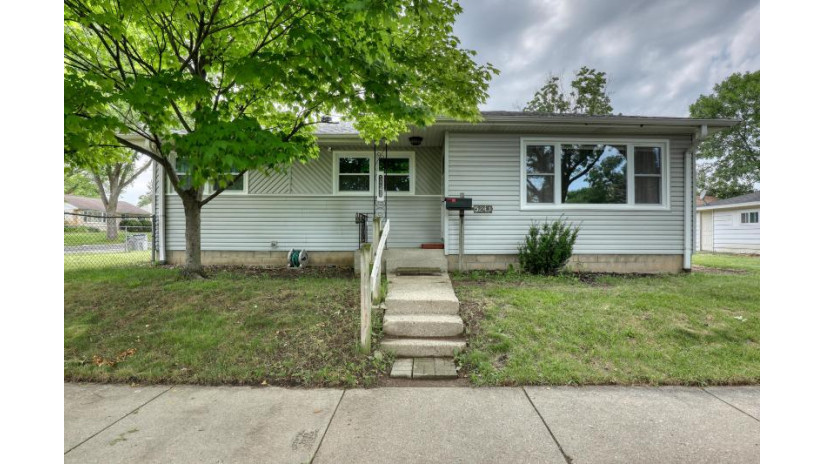 5243 N 82nd Ct Milwaukee, WI 53218 by EXIT Realty Horizons-Gmtwn $159,900