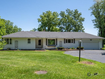 70 Woodlane Drive, Cedarville, IL 61013