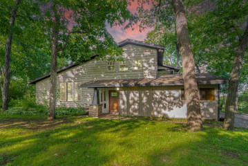 5740 St Ives Road, Vinland, WI 54904