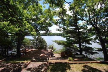 674 E Hiawatha Dr, Lake Delton, WI 53965