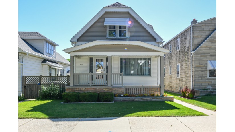 3332 S 8th St Milwaukee, WI 53215 by Shorewest Realtors $225,000