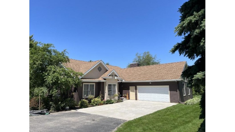 7205 Norway Rd Bristol, WI 53590 by First Weber Inc -NPW $459,000